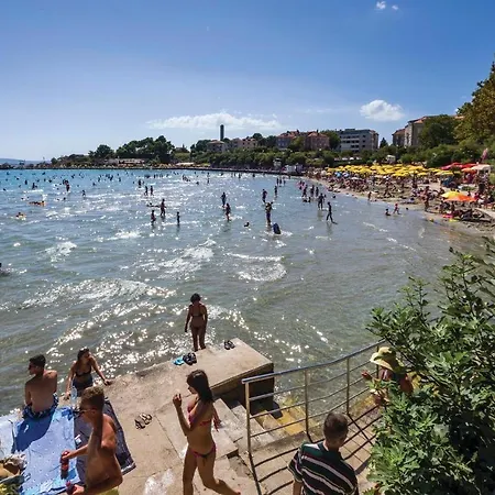 3 Bedroom Nice In * Split