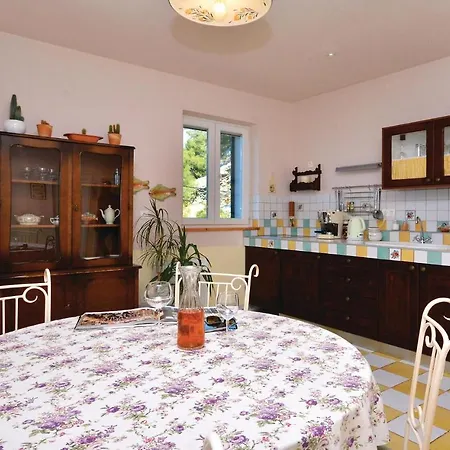 3 Bedroom Nice In Appartement *
